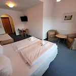 Alpenhof 3* אאורך באי קיצבוהל