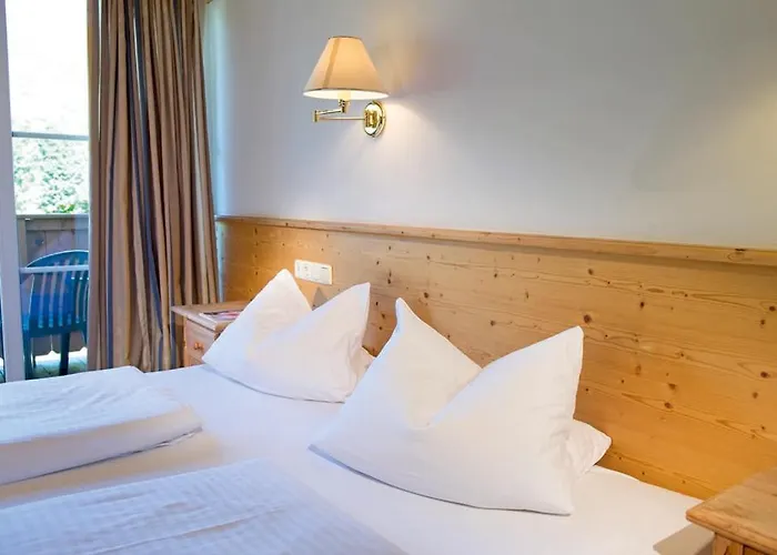 Alpenhof מלון 3*