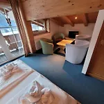 Alpenhof Hotel 3*