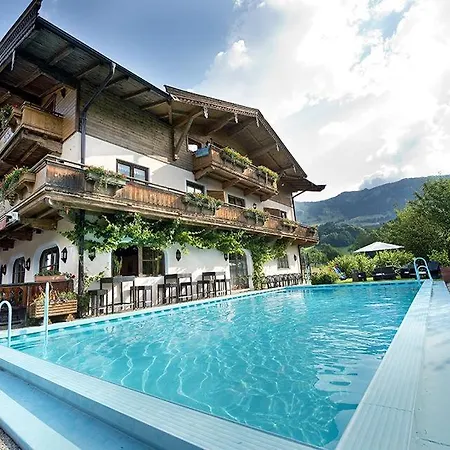 Alpenhof アウラッハ・バイ・キッツビュール