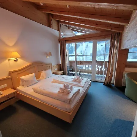 Alpenhof Hotel 3*